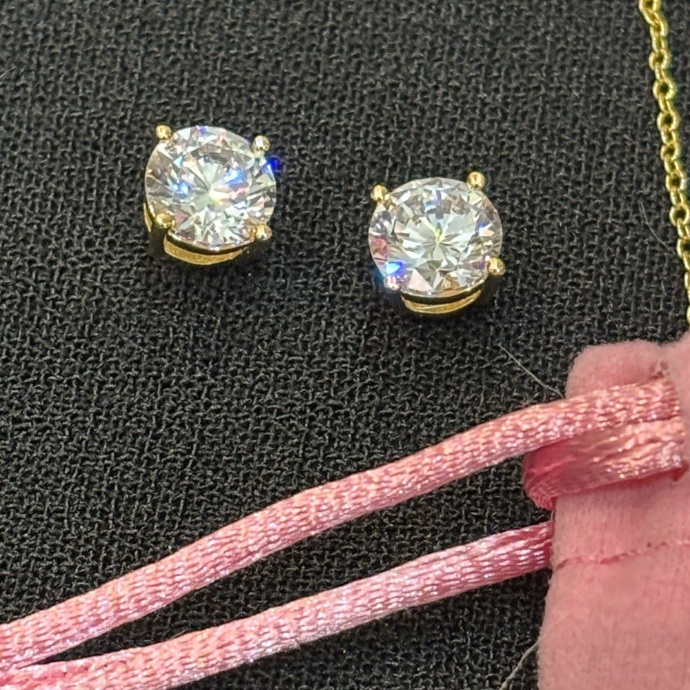 LRC CZ Solitaire Necklace & Earring set Gold tone Women's Jewelry Set​ - Picture 3 of 7